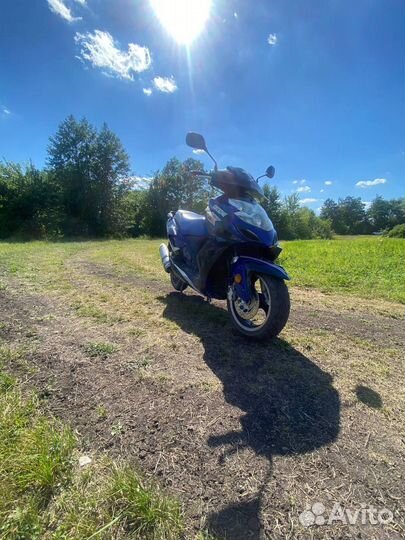 Скутер 150 кубов