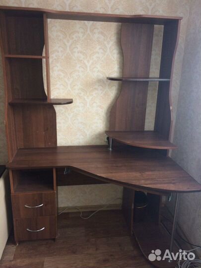 Компьютерный стол