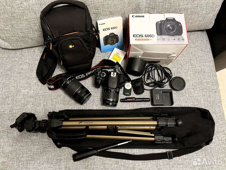 Зеркальный фотоаппарат Canon 600D (комплект)