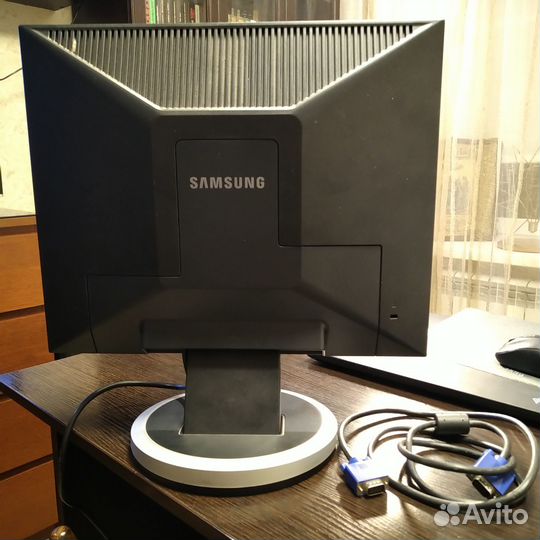 Монитор Samsung SyncMaster 940N