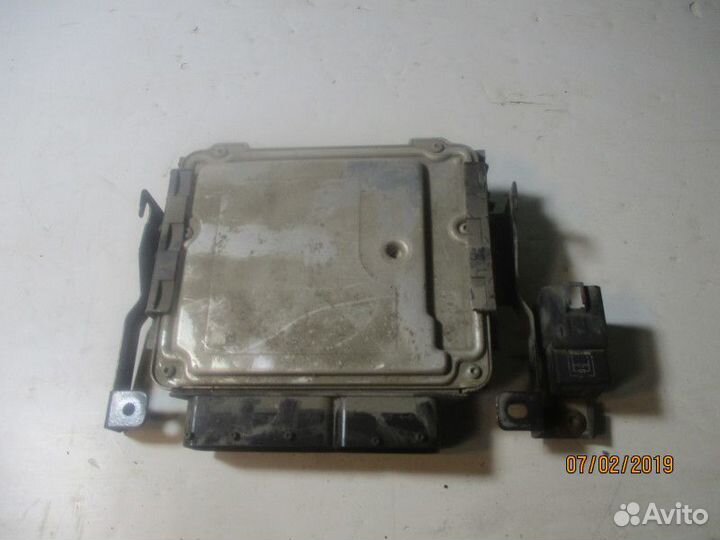 Блок управления двигателем Volkswagen Passat B6