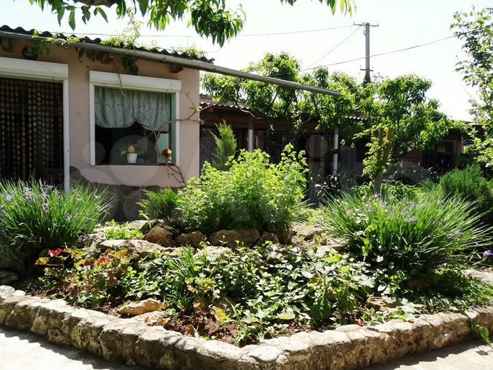 Комната 15 м² в 6-к., 1/1 эт.