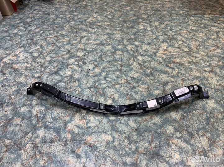 Усилитель бампера передний Toyota Rav4