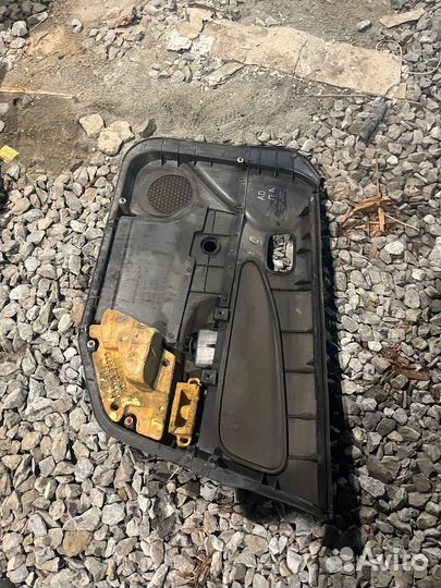 Обшивка двери передней левой Nissan AD