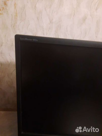 Монитор Samsung SyncMaster 943n