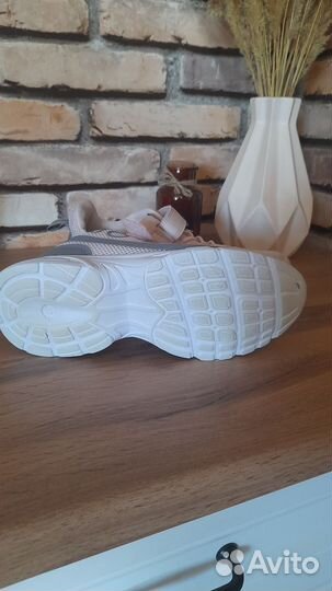 Кроссовки на девочку