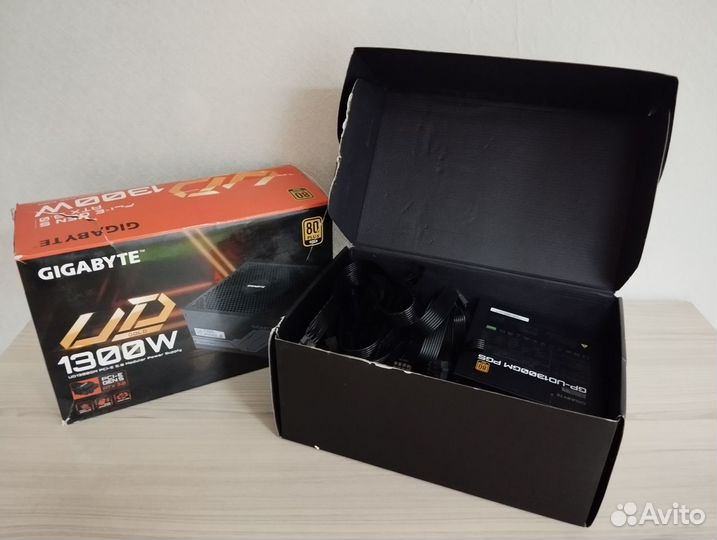 Блок питания gigabyte UD1300GM PG5