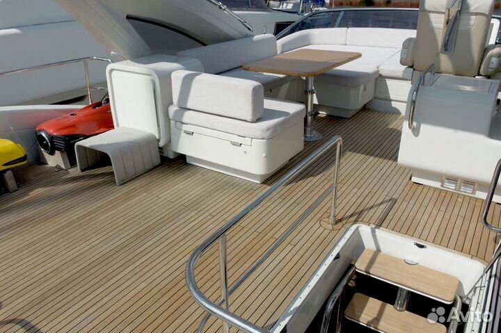 Моторная яхта Azimut 72S