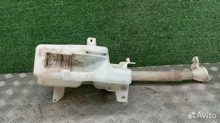 Бачок омывателя Mitsubishi Outlander