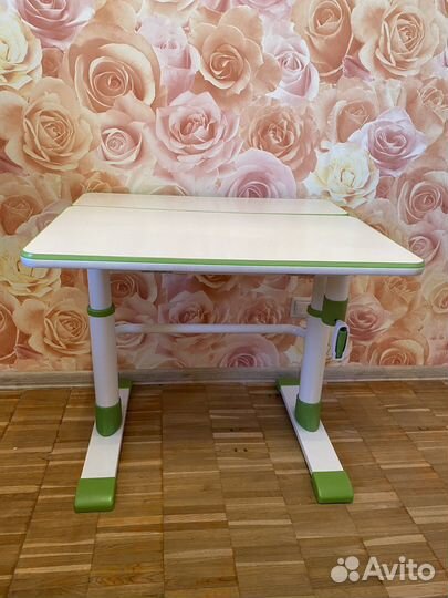Детский стол парта