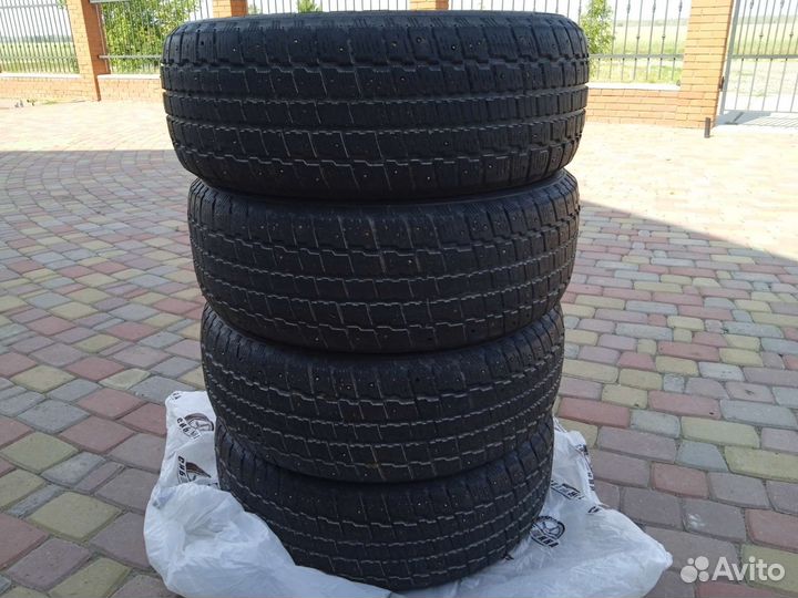 Cooper Weather-Master S/T 2 225/60 R17