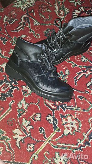 Ботинки р. 38 (спецодежда)