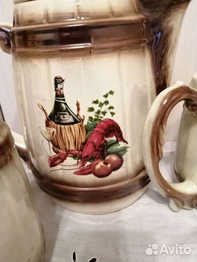 Кувшин с кружками