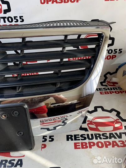 Решетка радиатора Vw Passat B6 2.0 tfsi BWA 2007