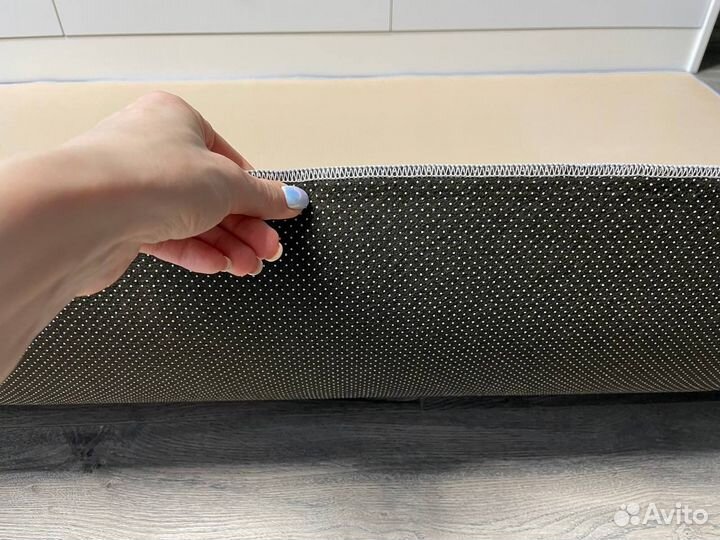 Развивающий коврик kaws holiday