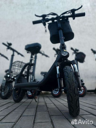 Электросамокат с большими колесами