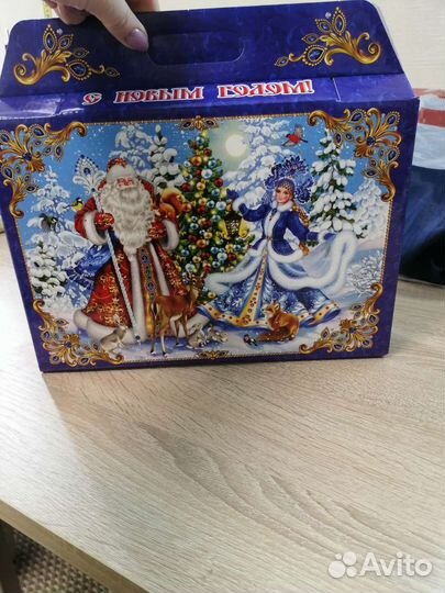 Коробка для новогоднего подарка