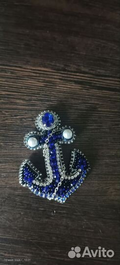 Брошь бисер