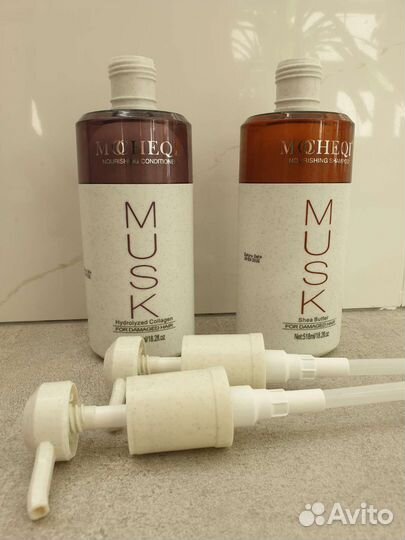 Бутылка с дозатором от шампуня