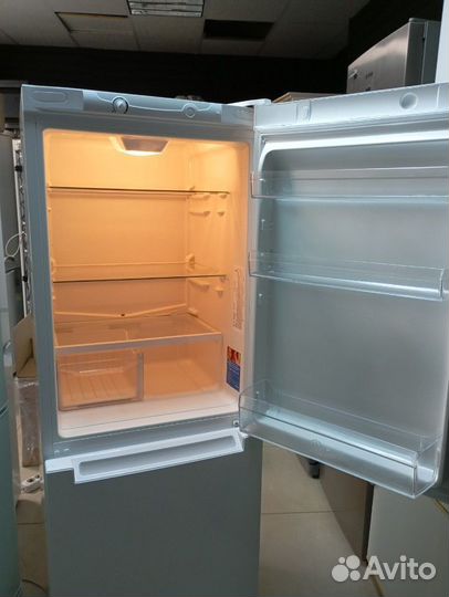 Холодильник indesit DS316W