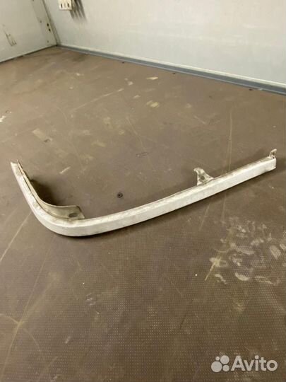 Ресничка левая под фару Toyota-Mark2 GX81