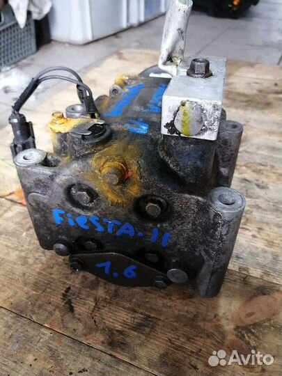 Компрессор кондиционера Ford Fiesta 2 1.6