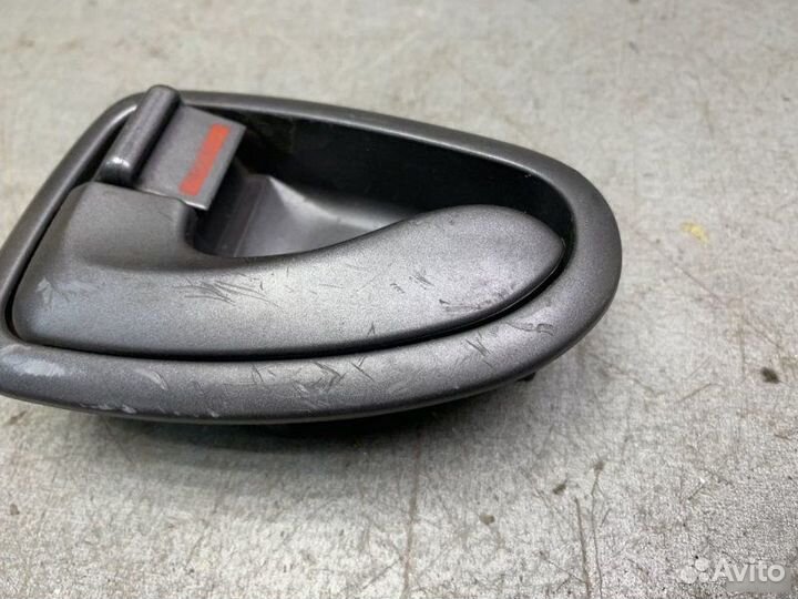 Ручка внутренняя Hyundai Accent седан 1.5 G4EC