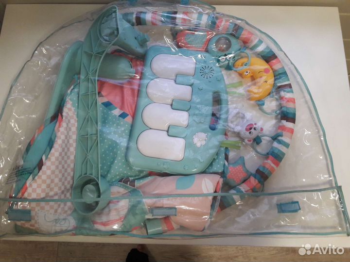 Дуга с игрушками