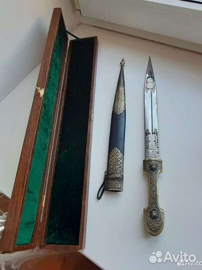 Кинжал сувенирный