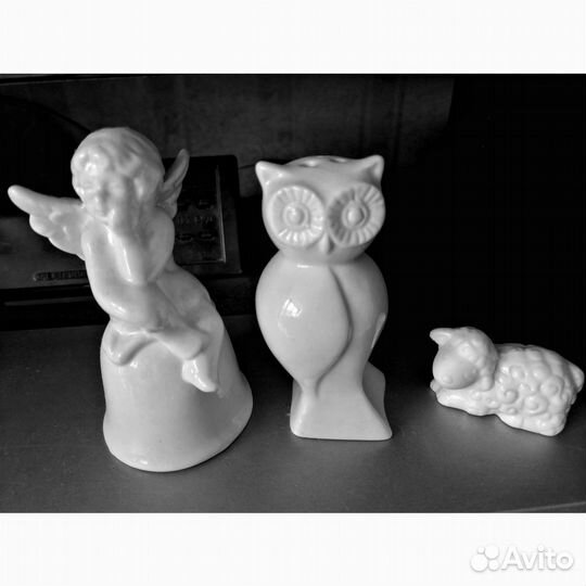 Белые фарфоровые статуэтки