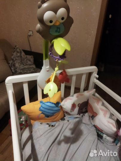 Детская кроватка с поперечным маятником