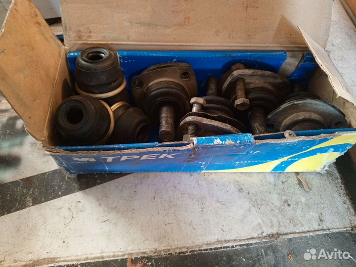 Пружины, рулевые тяги, шаровые опоры на ниву 2121