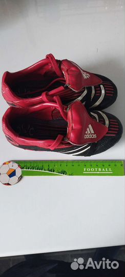 Футбольные бутсы adidas