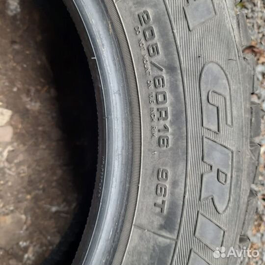 Goodyear Ultragrip 600 205/60 R16 96T