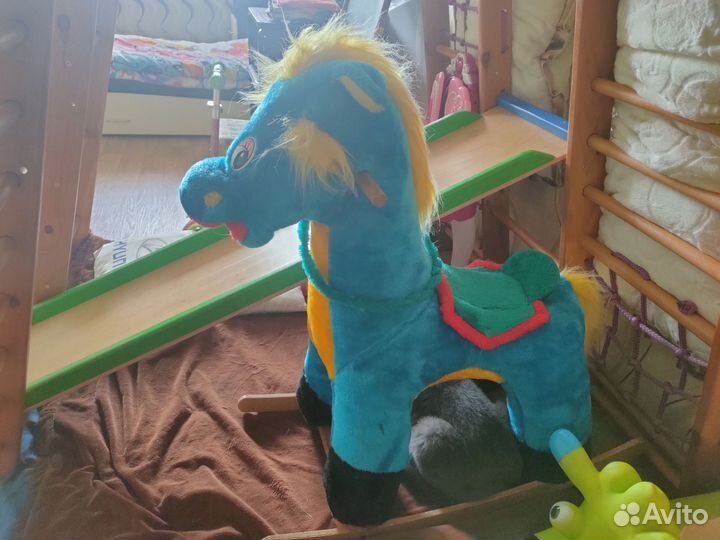 Детская качалка лошадь