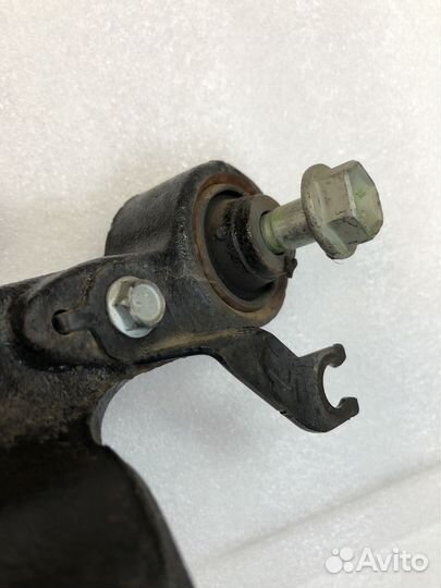 Задний кулак Nissan Teana L33