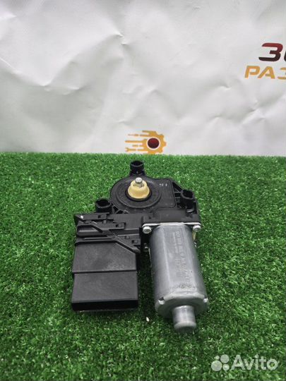 Мотор стеклоподъемника задний правый Volkswagen