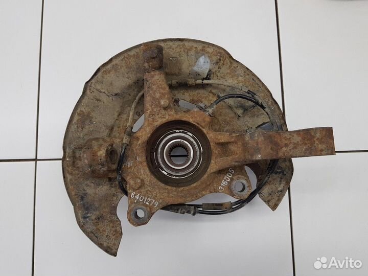 Кулак передний левый (Geely Emgrand EC7)