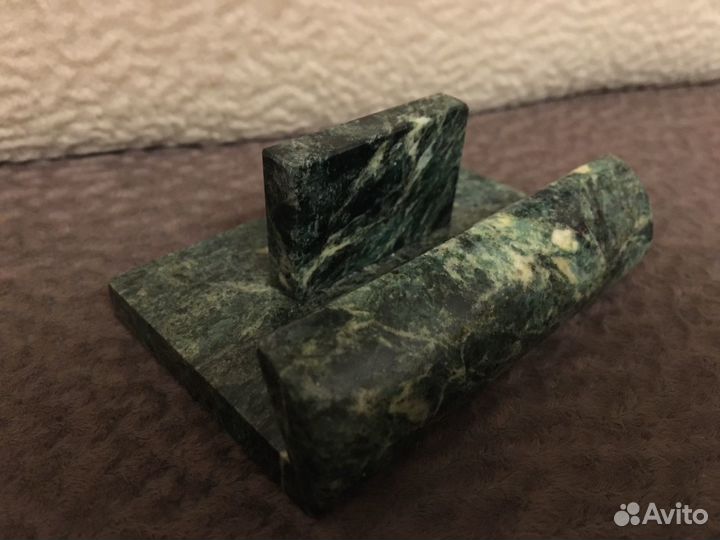 Новая подставка для планшета из змеевика