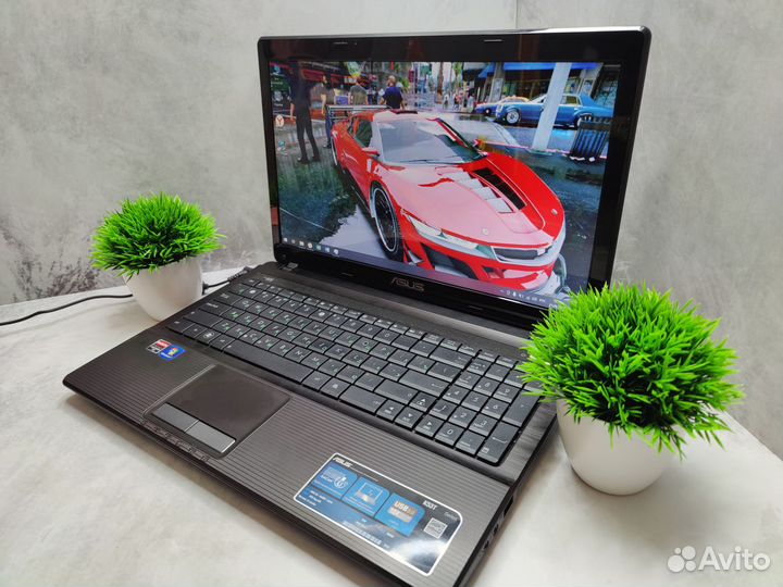 Ноутбук Asus 4 ядра 2видеокарты 9gb SSD