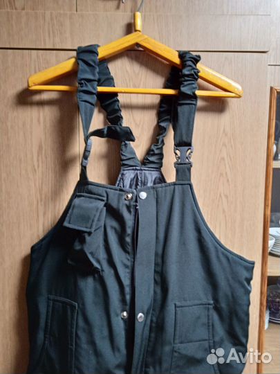 Зимний комбинезон, утеплённую куртку и берцы