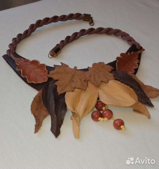 Колье ожерелье