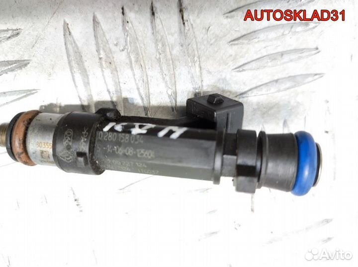 Форсунка инжекторная Renault Logan 8200227124