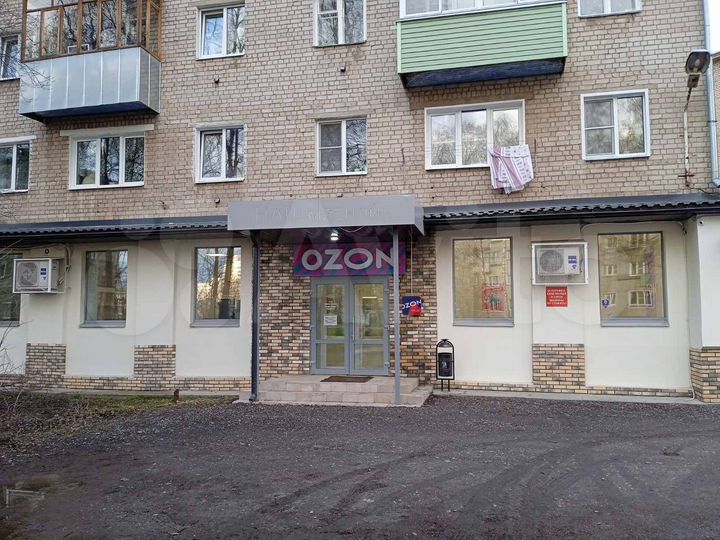 Продам 1 этаж, 1 линия, помещение 173.4 м²