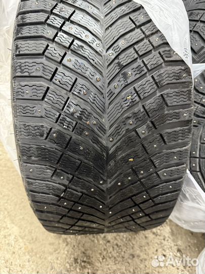 Michelin X-Ice North 4 SUV 275/40 R21 и 305/35 R21 111