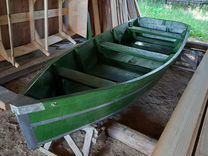 Новая деревянная лодка