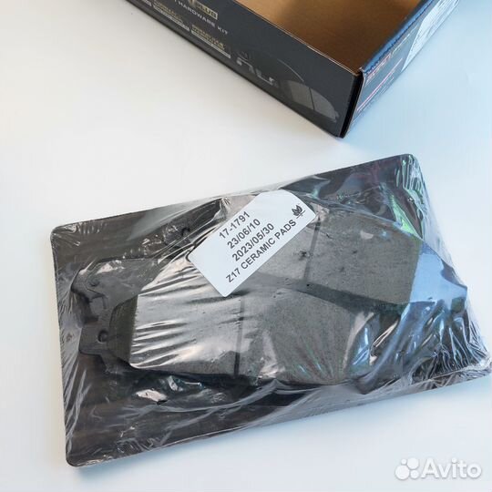 Керамические тормозные колодки Ford Mustang 2 порш