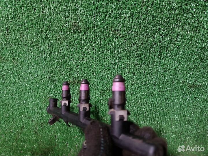 Форсунка топливная бензиновая Renault Megane II (2