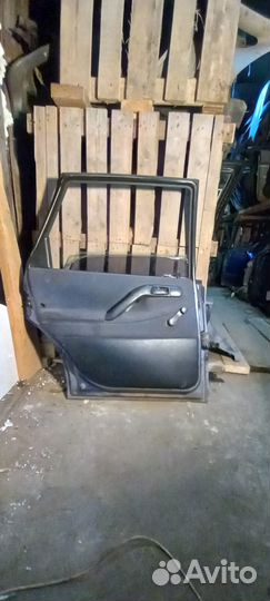 Дверь задняя левая Volkswagen Passat B4