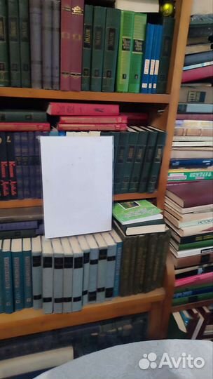 Книги продам разные, можно всю библиотеку